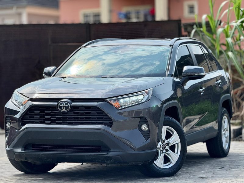 2020 Toyota RAV4 XLE